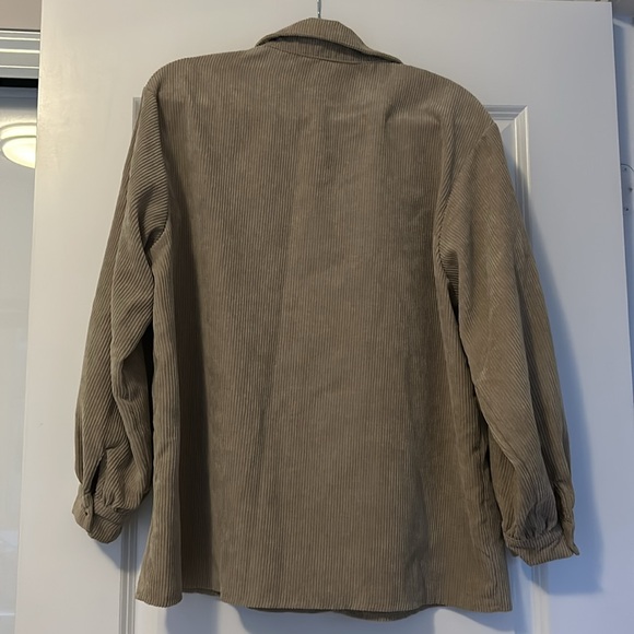 Beige corduroy shirt with brown buttons - Picture 6 of 6